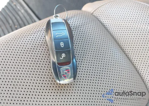 2016 Porsche Cayenne z USA, uszkodzony, nr VIN WP1AA2A25GLA10608